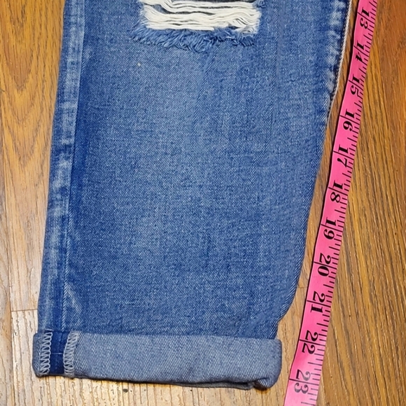 High Rise Mom Jeans Size 9/29 Distressed Blue Denim Re-wash A19 - Picture 3 of 9